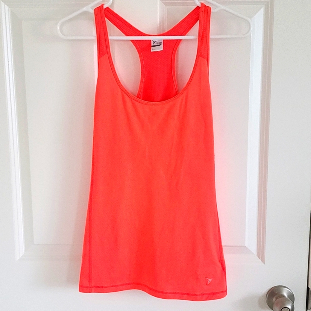 4/17 OLD NAVY TANK